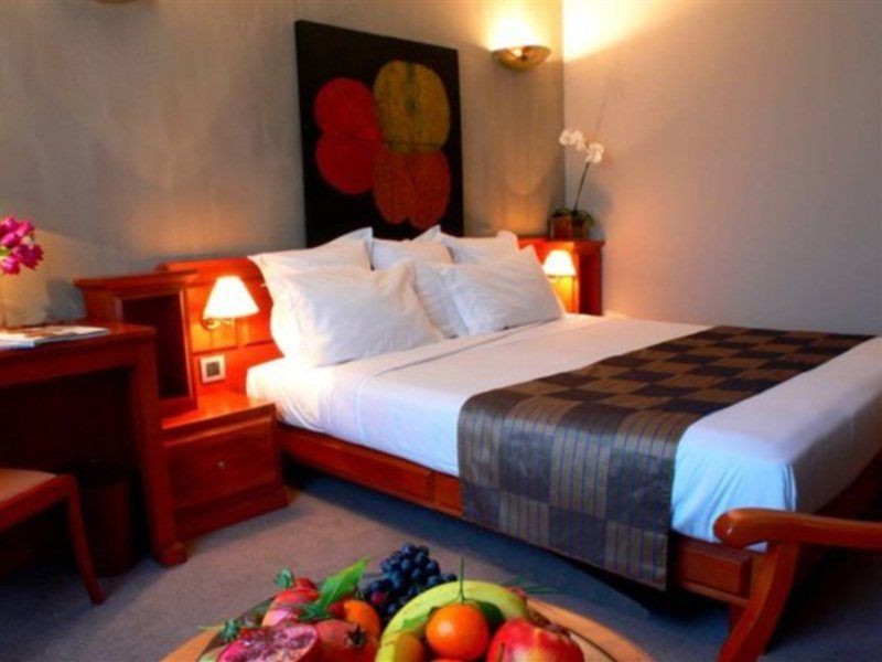 Hotel Amarante Кан Екстериор снимка